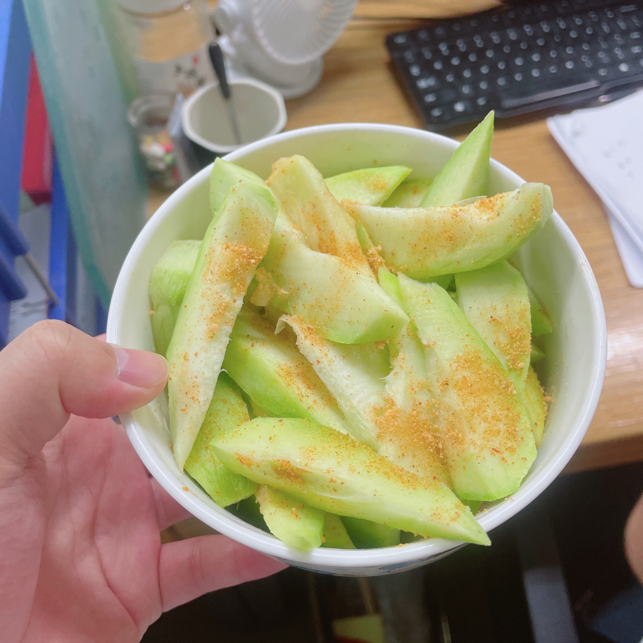 吃青芒果 酸的可以