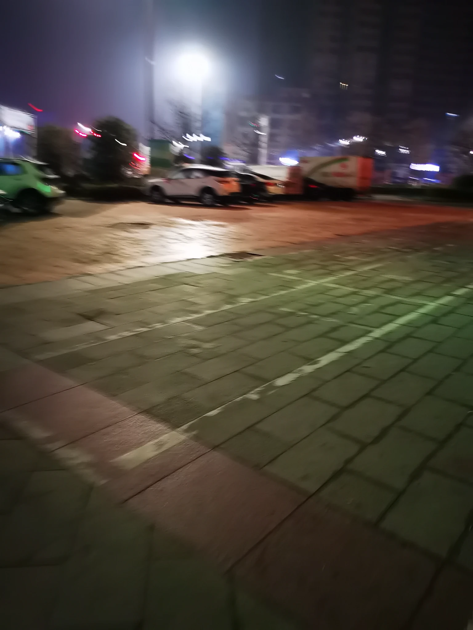 早起跑步。