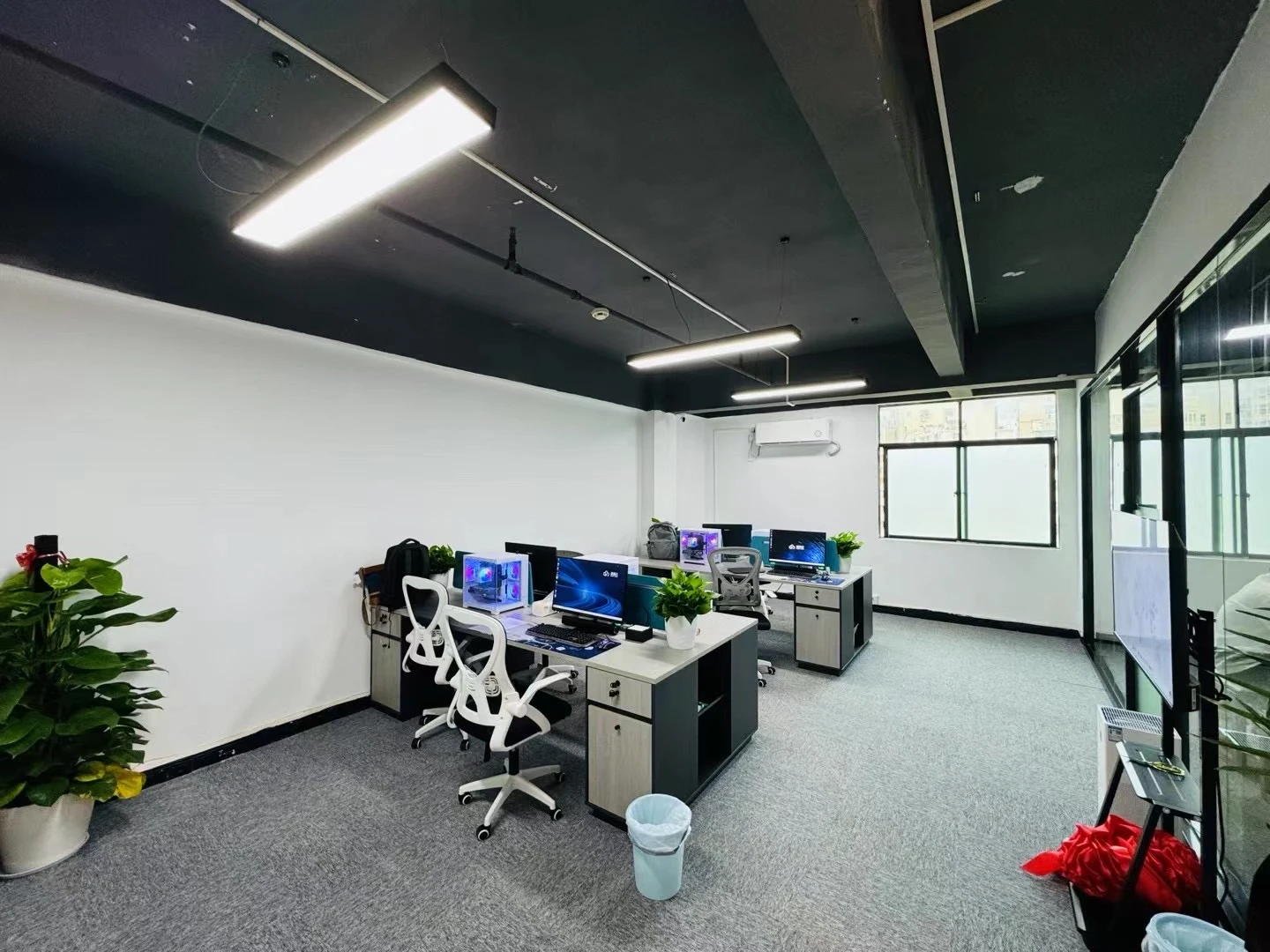 香港铂金20m低至12.5/月，欢迎来深圳公司喝茶！