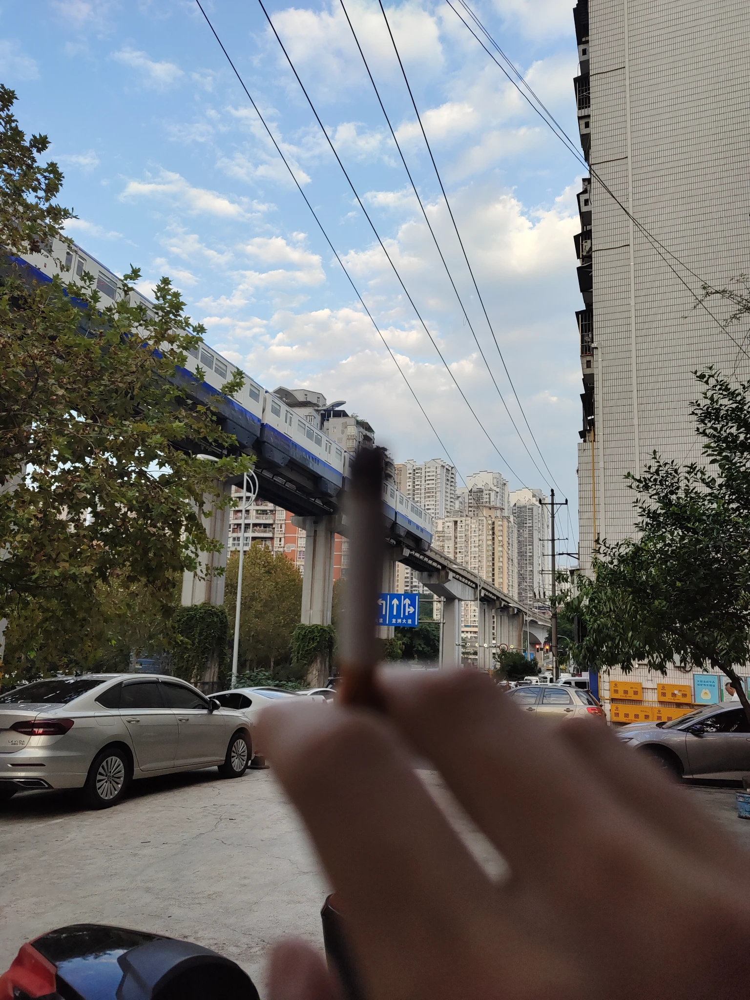 看看你们现在在干什么
