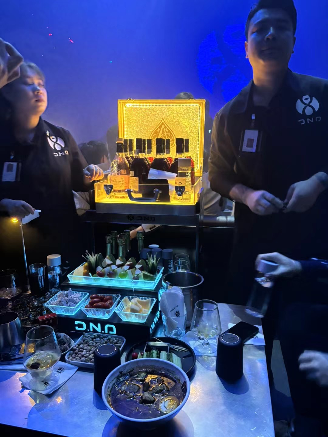 夜生活开始了